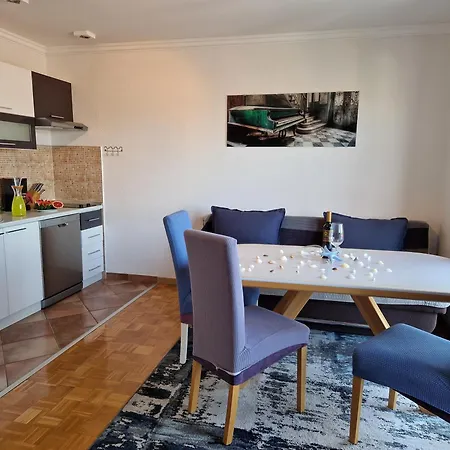 Apartament With Sea View In Trogir
