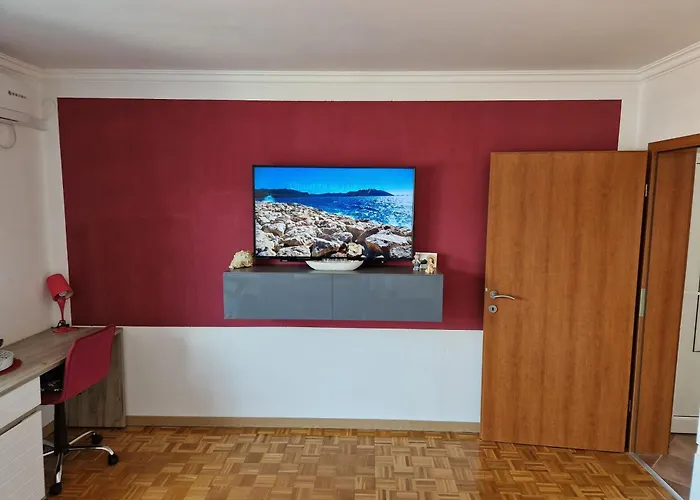 Apartament With Sea View In